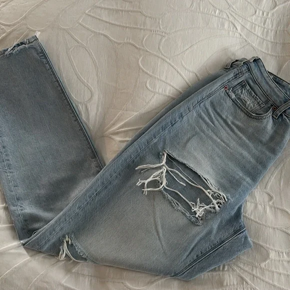 American Eagle Light Blue Jeans - Picture 2 of 6